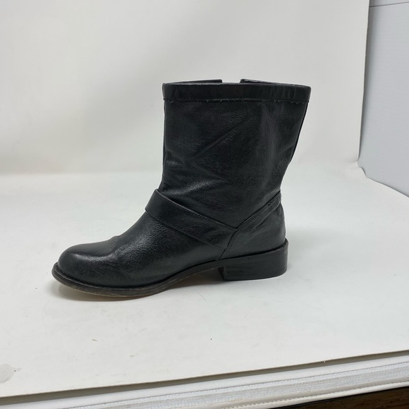 Steve Madden Womens Galia Black Leather Studded Ankle Short Boots / Size 7 M - Picture 6 of 9